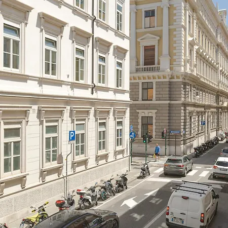 Lägenhet Casa Bora Trieste